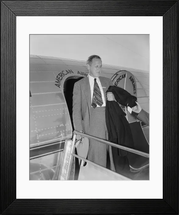 Framed Print : Harry Hopkins, Emergency Relief Administrator, deplanes in Wash. DC. Sept. 24, 1938