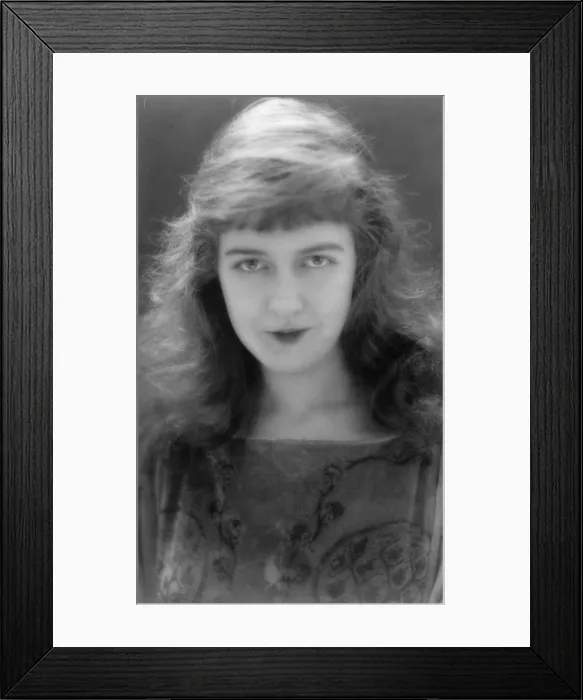 Framed Print : Dorothy Gish (1898-1968), silent film star and sister of Lilian Gish in portrait by society photographer, Charles Albin. Ca. 1920 Framed Print : Dorothy Gish (1898-1968), silent film star and sister of Lilian Gish in portrait by society photographer, Charles Albin. Ca. 1920