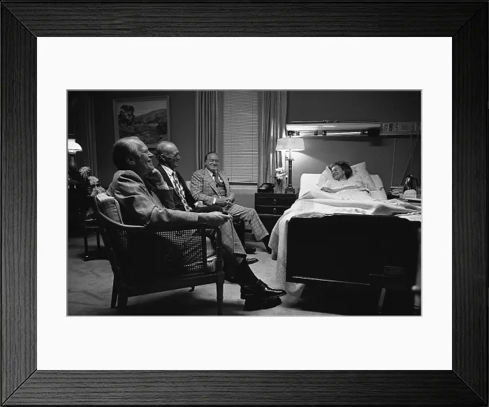 Framed Print : President Ford, Bob Hope visit Mrs. Ford at the Bethesda Naval Hospital, Bethesda, MD, during her recovery from breast cancer surgery. October 5, 1974