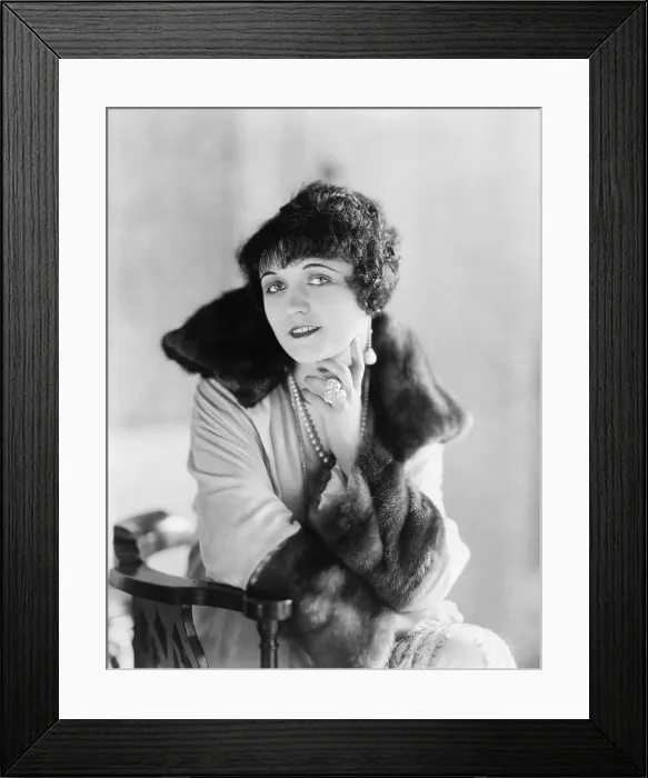 Framed Print : Pola Negri (1899-1987), Polish silent movie star who had international success and starred in German and Hollywood movies in the 1920s Framed Print : Pola Negri (1899-1987), Polish silent movie star who had international success and starred in German and Hollywood movies in the 1920s