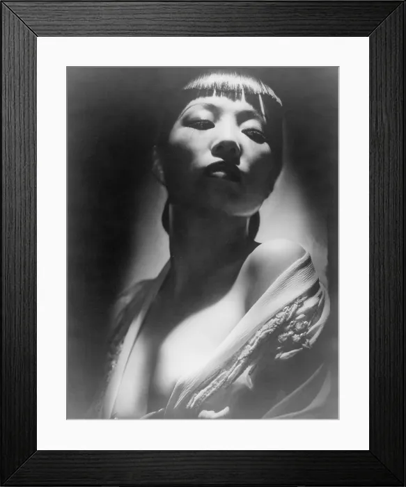 Framed Print : Anna May Wong (1905-1961), Chinese-American film actress in an expressive portrait by Hollywood photographer, George Hurrell. Ca. 1935
