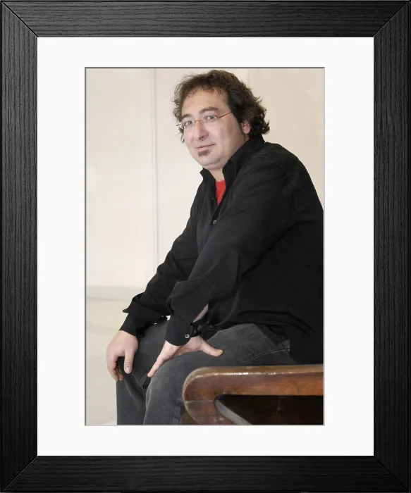 Framed Print : ElijasJuan Carlos (1966 - ). Spanish poet. Oscar Elias / AISA / Everett Collection (189453)**US SALES ONLY** Framed Print : ElijasJuan Carlos (1966 - ). Spanish poet. Oscar Elias / AISA / Everett Collection (189453)**US SALES ONLY**