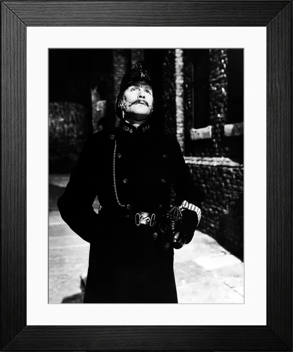 Framed Print : THE MAGIC BOX, Laurence Olivier, 1951