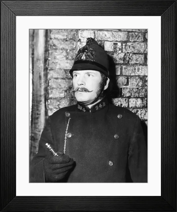 Framed Print : THE MAGIC BOX, Laurence Olivier, 1951