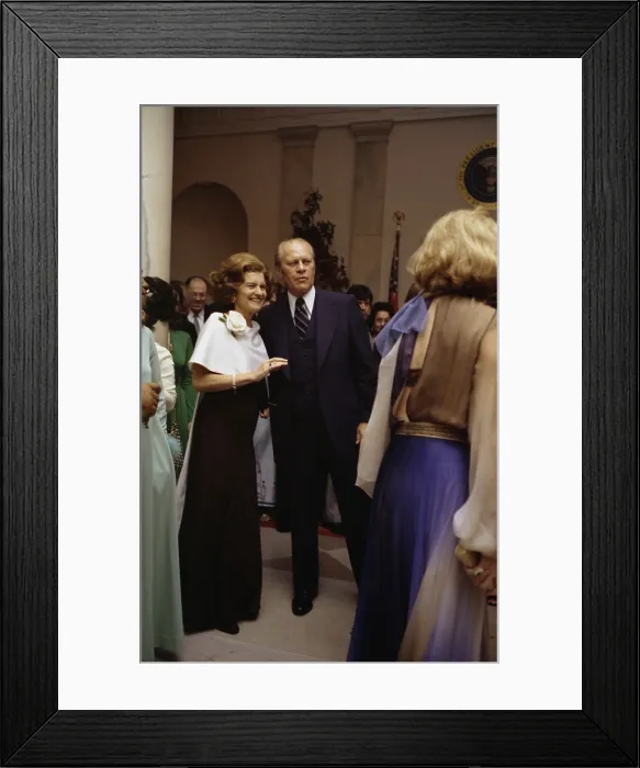 Framed Print : President Ford and First Lady Betty Ford pause on the dance floor, during White House state dinner in honor of Egyptian President and Mrs. Anwar Sadat. October 27, 1975
