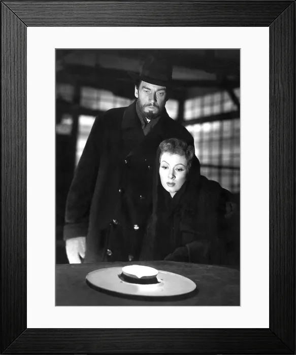 Framed Print : MADAME CURIE, Walter Pidgeon, Greer Garson, 1943 Framed Print : MADAME CURIE, Walter Pidgeon, Greer Garson, 1943
