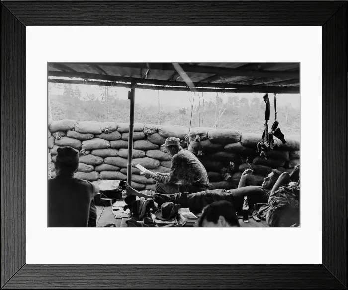 Framed Print : Vietnam War. Soldiers relaxing at a US Special Forces camp at Phey-Shuron, in the central Vietnam highlands