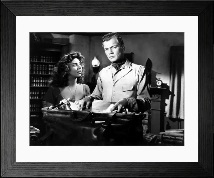 Framed Print : DUEL IN THE SUN, from left, Jennifer Jones, Joseph Cotten, 1946 Framed Print : DUEL IN THE SUN, from left, Jennifer Jones, Joseph Cotten, 1946