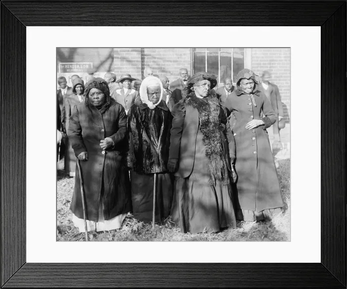 Framed Print : Four Elderly African American women at a Convention of ex-slaves, Washington, D.C. 1916 Framed Print : Four Elderly African American women at a Convention of ex-slaves, Washington, D.C. 1916