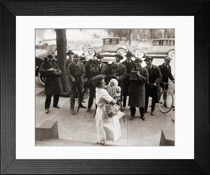 Framed Print : Paulina Longworth, daughter of Alice Roosevelt Longworth with her baby by her lover, Senator William Borah