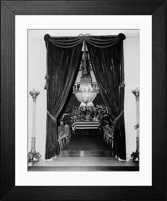 Framed Print : Flag-draped casket of President Franklin D. Roosevelt in East Room of the White House before the funeral service. April 1945