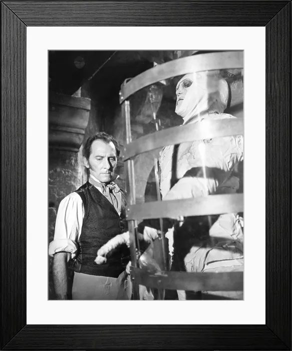 Framed Print : THE EVIL OF FRANKENSTEIN, from left: Peter Cushing, Kiwi Kingston, 1964