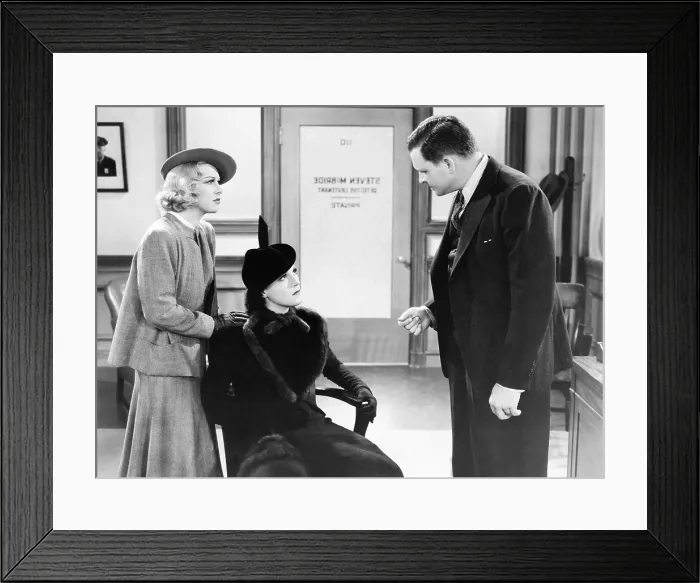 Framed Print : SMART BLONDE, from left: Glenda Farrell, Wini Shaw, Barton MacLane, 1937