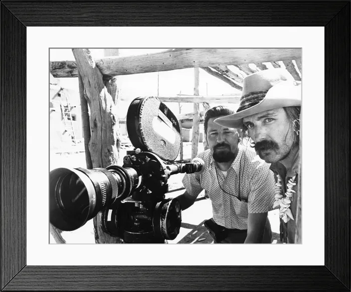 Framed Print : EASY RIDER, from left, cinematographer Laszlo Kovacs, director and costar Dennis Hopper, on location, 1969