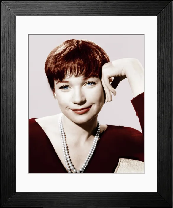 Framed Print : THE APARTMENT, Shirley MacLaine, 1960