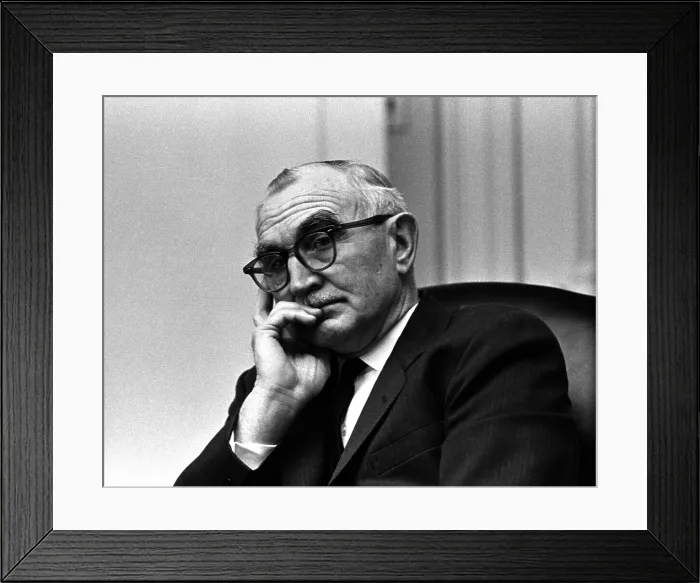 Framed Print : Senator Wayne Morse Wayne (1900-1974) from Oregon during a meeting with President Lyndon Johnson (unseen) Framed Print : Senator Wayne Morse Wayne (1900-1974) from Oregon during a meeting with President Lyndon Johnson (unseen)
