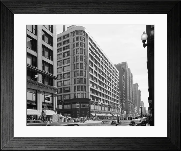 Framed Print : Carson, Pirie, Scott & Company Department Store of 1904 was Louis Sullivan's last large commercial buildings Framed Print : Carson, Pirie, Scott & Company Department Store of 1904 was Louis Sullivan's last large commercial buildings