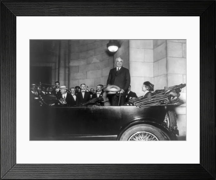 Framed Print : Senator Warren Harding, Republican candidate for President, arriving at Washington's Union Station on October 25, 1920. Harding won the election with 60% of the popular vote
