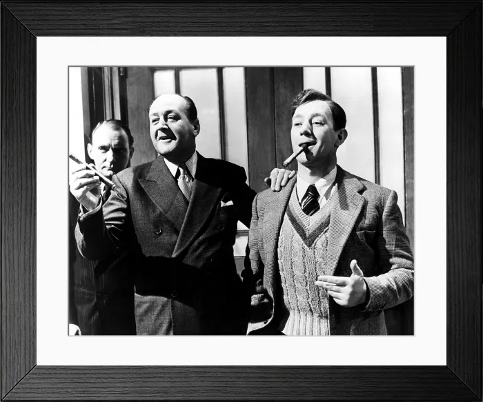 Framed Print : THE MAN IN THE WHITE SUIT, Cecil Parker, Alec Guinness, 1951 Framed Print : THE MAN IN THE WHITE SUIT, Cecil Parker, Alec Guinness, 1951