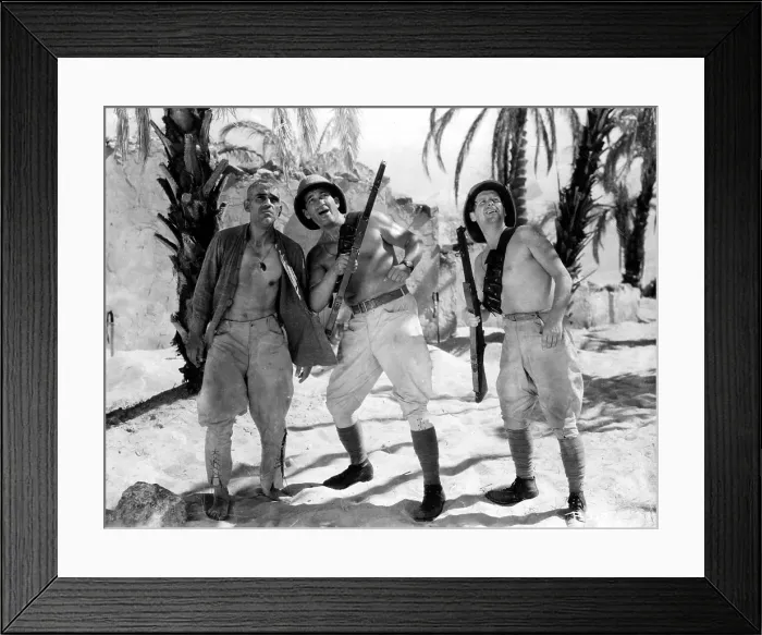 Framed Print : THE LOST PATROL, Boris Karloff, Victor McLaglen, Wallace Ford, 1934
