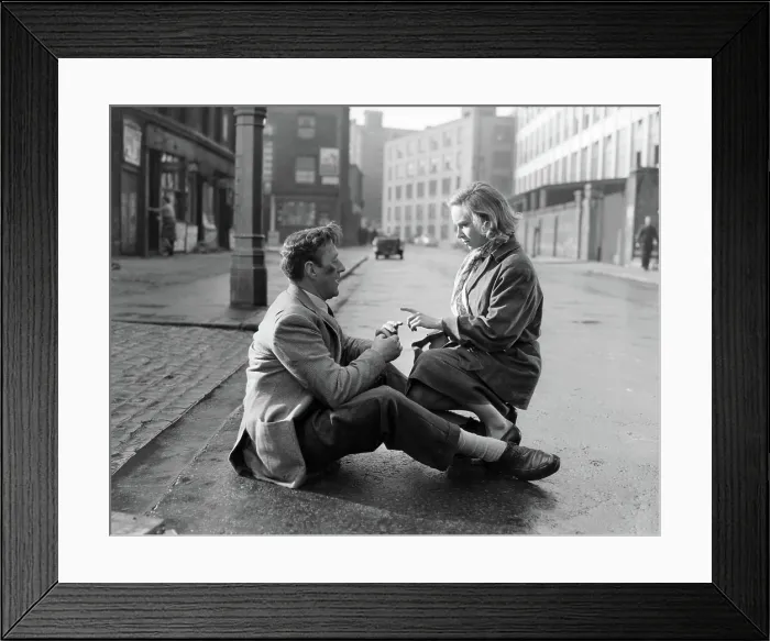 Framed Print : THE MAN IN THE WHITE SUIT, from left: Alec Guinness, Joan Greenwood, 1951 Framed Print : THE MAN IN THE WHITE SUIT, from left: Alec Guinness, Joan Greenwood, 1951