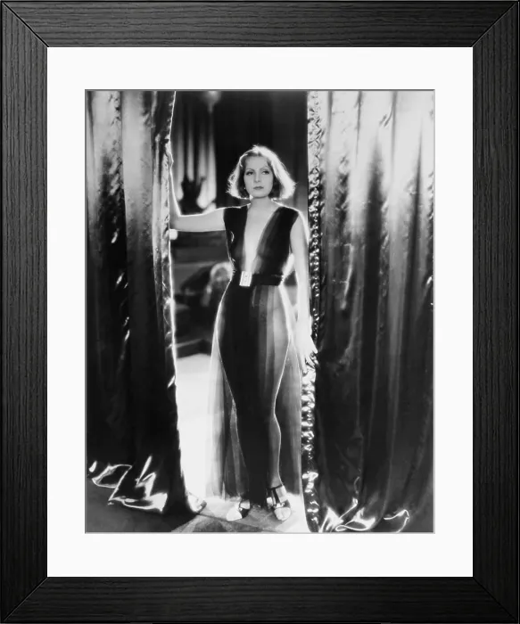 Framed Print : MATA HARI, Greta Garbo, 1931