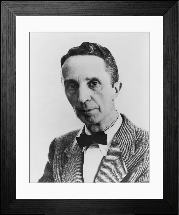 Framed Print : Norman Rockwell (1894-1978), popular American painter best known for his classic, warm hearted covers of THE SATURDAY EVENING POST magazine. 1961 Framed Print : Norman Rockwell (1894-1978), popular American painter best known for his classic, warm hearted covers of THE SATURDAY EVENING POST magazine. 1961