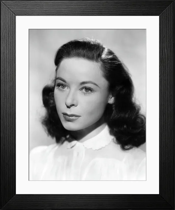 Framed Print : THE LOST PEOPLE, Siobhan McKenna, 1949