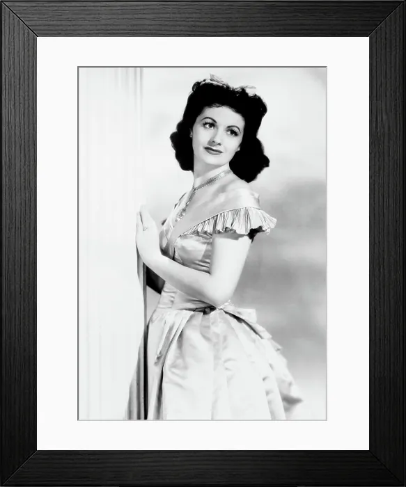 Framed Print : LOVE STORY, (aka A LADY SURRENDERS), Margaret Lockwood, 1944