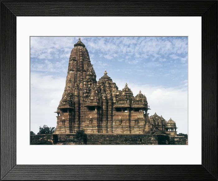 Framed Print : INDIA. Khajraho. Hindu temple Kandariya Mahadeva (Shiva Deity), ca 1050. - Cirani / Iberfoto / Everett Collection (247576)**US SALES ONLY**