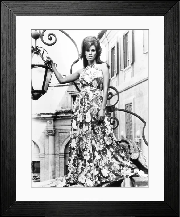 Framed Print : SHOOT LOUD, LOUDER... I DON'T UNDERSTAND, Raquel Welch, 1966