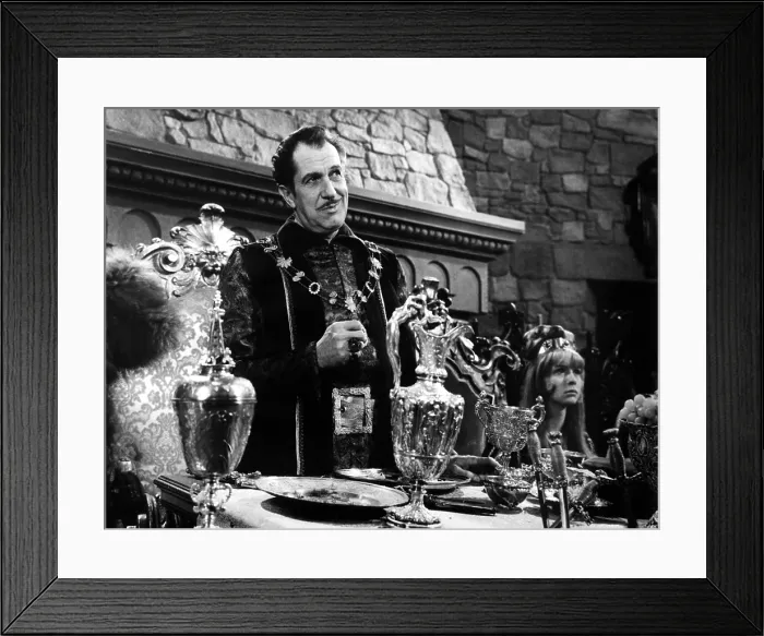 Framed Print : THE MASQUE OF THE RED DEATH, Vincent Price, Jane Asher, 1964 Framed Print : THE MASQUE OF THE RED DEATH, Vincent Price, Jane Asher, 1964