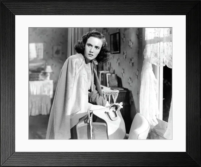 Framed Print : SHADOW OF A DOUBT, Teresa Wright, 1943