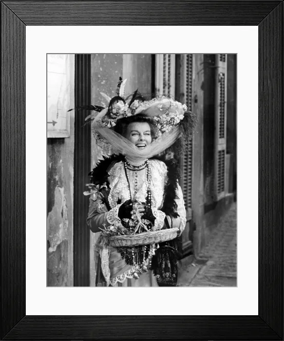 Framed Print : THE MADWOMAN OF CHAILLOT, Katharine Hepburn, 1969 Framed Print : THE MADWOMAN OF CHAILLOT, Katharine Hepburn, 1969
