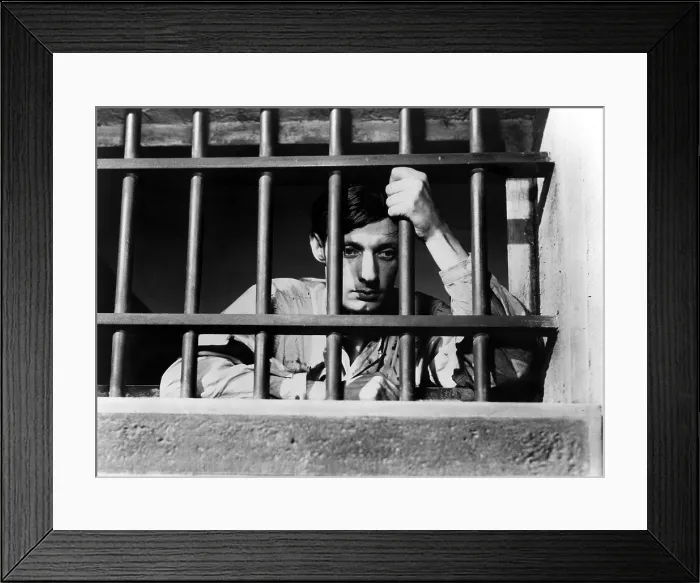 Framed Print : A MAN ESCAPED, (aka UN CONDAMNE A MORT S'EST ECHAPPE OU LE VENT SOUFFLE OU IL VEUT), Francois Leterrier, 1956