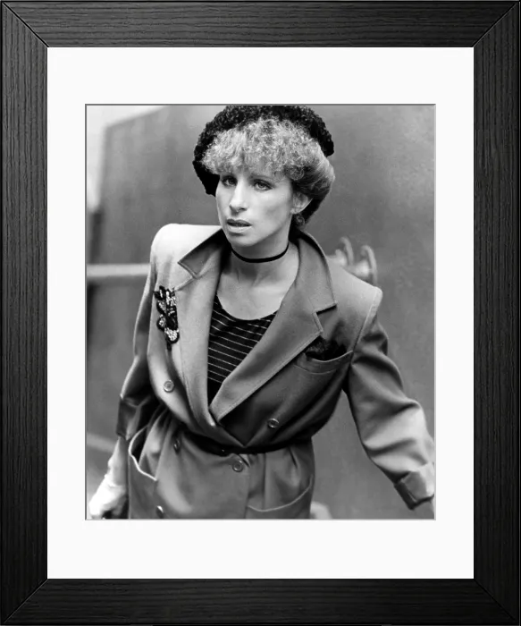 Framed Print : THE MAIN EVENT, Barbra Streisand, 1979, Warner Bros. / courtesy Everett Collection