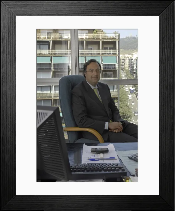 Framed Print : COMASAntoni (1931). Writer. 2007. Oscar Elias / AISA / Everett Collection (184692)**US SALES ONLY**