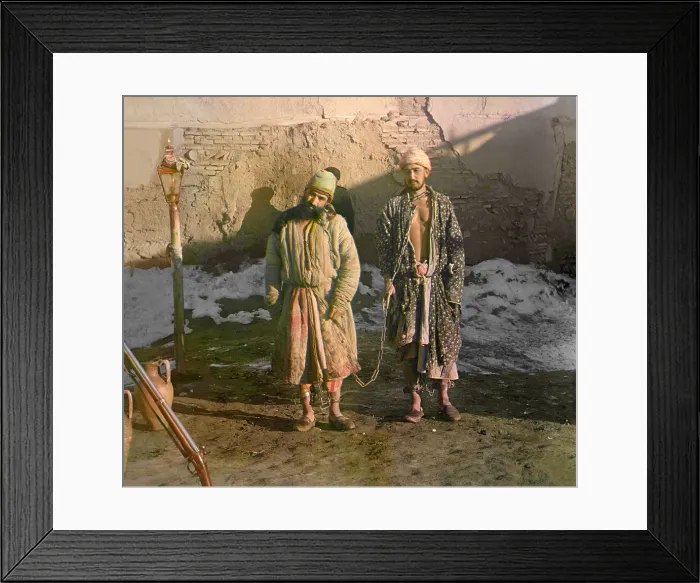 Framed Print : Two shackled prisoners in Central Asian region of the Russian Empire. Ca. 1910. Color photo by the Czar's photographer, Sergei Prokudin-Gorskii
