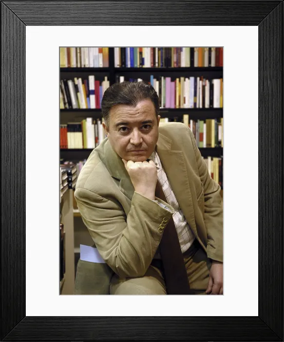 Framed Print : MAICASRal Carlos (1962). Writer. 2007. Oscar Elias / AISA / Everett Collection (184739)**US SALES ONLY**