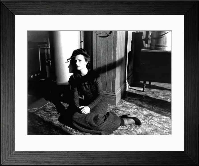 Framed Print : THE MAGNIFICENT AMBERSONS, Agnes Moorehead, 1942 Framed Print : THE MAGNIFICENT AMBERSONS, Agnes Moorehead, 1942
