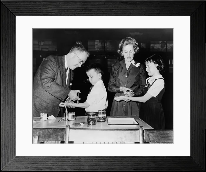 Framed Print : Students receive tuberculin test to determine if they have been exposed to tuberculosis (TB) Framed Print : Students receive tuberculin test to determine if they have been exposed to tuberculosis (TB)