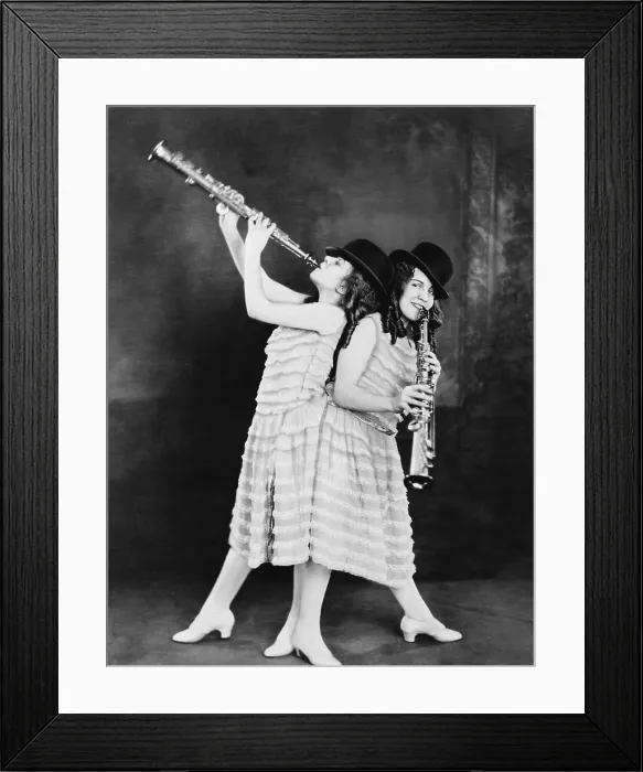 Framed Print : Daisy and Violet Hilton (1908-1969), British born conjoined twins abandoned by their mother and trained as entertainers by their exploitive caretakers Framed Print : Daisy and Violet Hilton (1908-1969), British born conjoined twins abandoned by their mother and trained as entertainers by their exploitive caretakers
