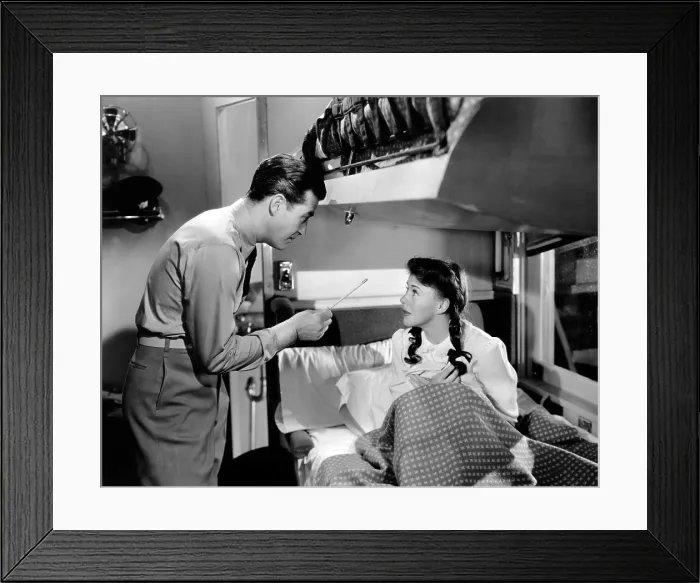 Framed Print : THE MAJOR AND THE MINOR, Ray Milland, Ginger Rogers, 1942 Framed Print : THE MAJOR AND THE MINOR, Ray Milland, Ginger Rogers, 1942