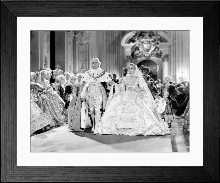 Framed Print : MARIE ANTOINETTE, Robert Morley, Norma Shearer, 1938 Framed Print : MARIE ANTOINETTE, Robert Morley, Norma Shearer, 1938