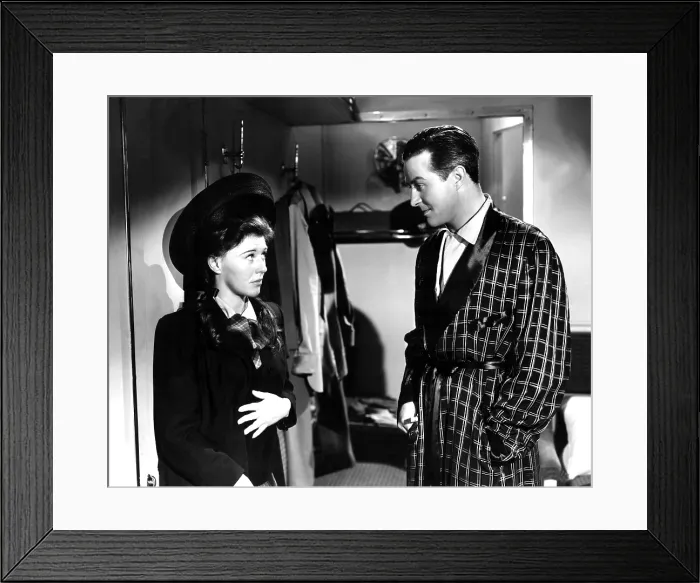 Framed Print : THE MAJOR AND THE MINOR, Ginger Rogers, Ray Milland, 1942
