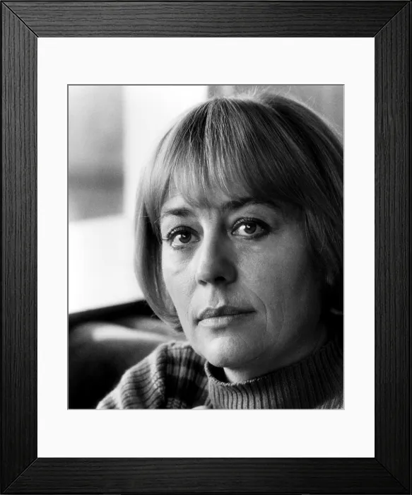 Framed Print : LA VIE CONTINUE, Annie Girardot, 1981, Triumph Releasing / courtesy Everett Collection Framed Print : LA VIE CONTINUE, Annie Girardot, 1981, Triumph Releasing / courtesy Everett Collection