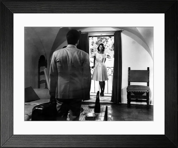 Framed Print : L'AVVENTURA, Gabriele Ferzetti, Lea Massari, 1960