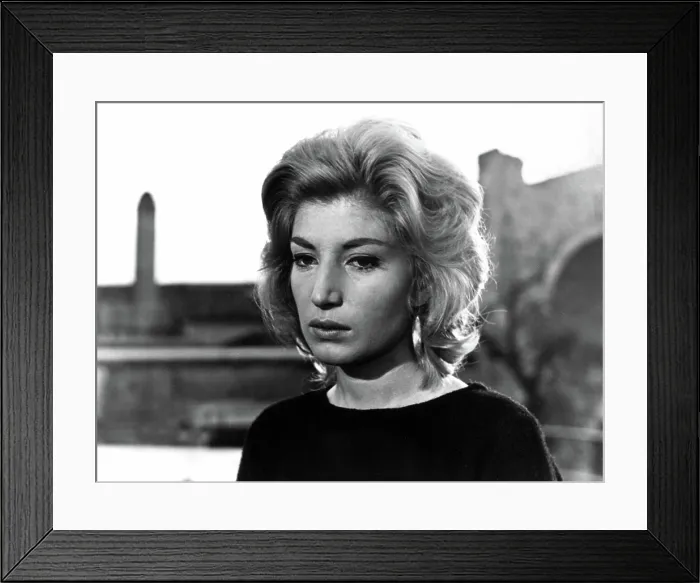 Framed Print : L'AVVENTURA, Monica Vitti, 1960