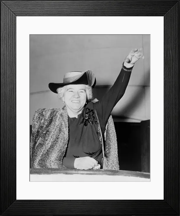 Framed Print : Elizabeth Kenny (1880-1952), an Australian nurse who developed physical therapy treatment for polio victims Framed Print : Elizabeth Kenny (1880-1952), an Australian nurse who developed physical therapy treatment for polio victims