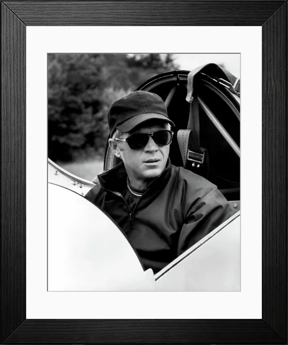 Framed Print : THE THOMAS CROWN AFFAIR, Steve McQueen, 1968 Framed Print : THE THOMAS CROWN AFFAIR, Steve McQueen, 1968